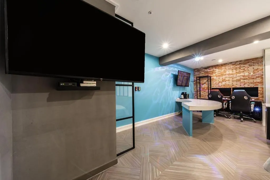 Plein Hotel Seul 2*,